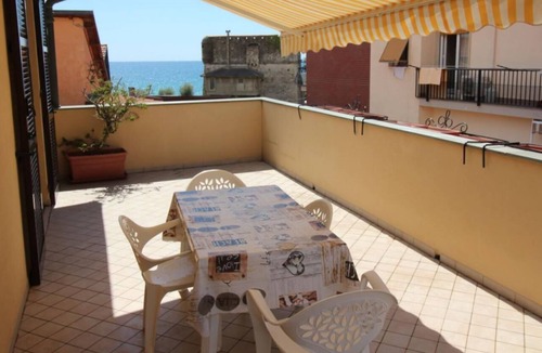 Riva Ligure Apartment | Garibaldi sea three-room apartment