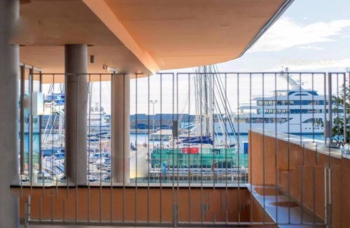 Genoa Apartment | GENOVA East Water Front (Available 4 Guests) CIN IT010025D3ML7RVVZL
