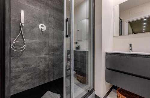 San Vincenzo Apartment | George Home City Centre