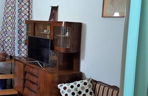 Lugo Apartment | GEORGEOUS & SUNNY RENOVATED + AC APARTMENT 4 SLEEPINGS STORIC/CENTRAL CITY LUGO