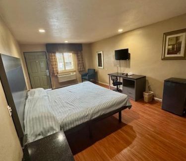 Carousel Hotel | Golden Star Inn
