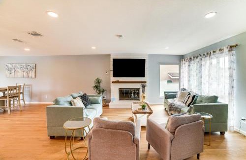 Corona House | Golf, Swim, Relax: Family Retreat in Corona!
