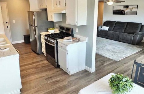 Bixby North Condo | Gorgeous 2-bedroom condo with AC in Long Beach two garages