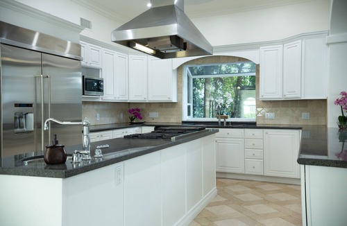 Miracle Mile House | Gorgeous 3700 Sq Ft , 7 bedroom 5.5 bathroom Home