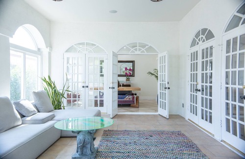 Miracle Mile House | Gorgeous 3700 Sq Ft , 7 bedroom 5.5 bathroom Home