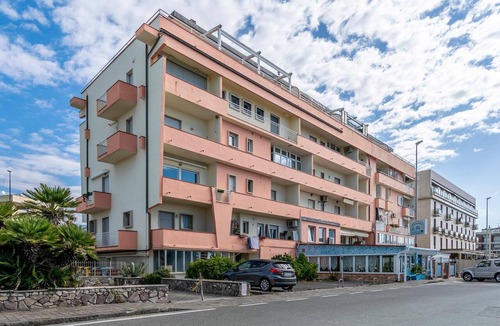 Marinella di Sarzana Apartment | Gorgeous apartment in Marinella di Sarzana