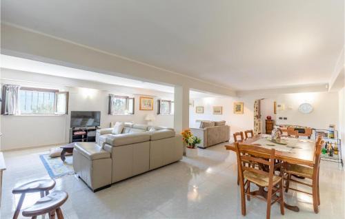 Campello sul Clitunno Apartment | Gorgeous Apartment In Loc Fontanelle With Wifi
