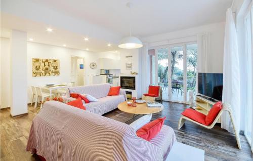 Leivi Apartment | Gorgeous Apartment In San Bartolomeo Di Leiv