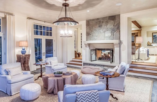 Mountain Village Villa | Gorgeous Mountain View Victoria Villa