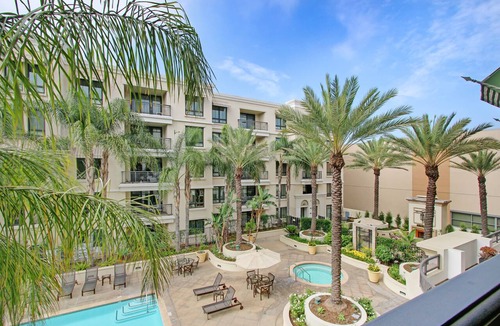 Downtown Condo | Gorgeous TOP floor corner 2Bedroom/2bath condo Americana at Brand!