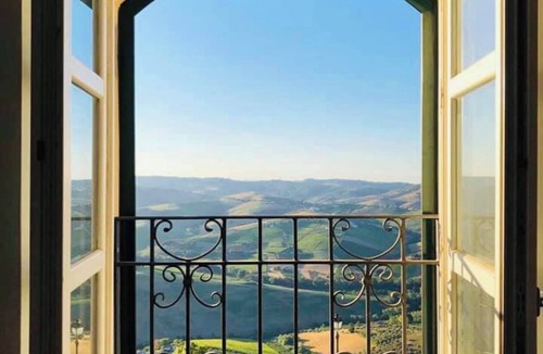Citta Sant'Angelo Apartment | Grand palazzo apartment nestled in a medieval hilltop town by the Adriatic coast