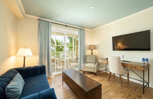 Marathon Hotel | Grassy Flats Resort & Beach Club