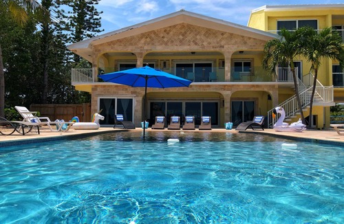 Marathon House | Great Family/Executive Retreat! 14Bd10Bth Home Comfortably Accommodates Up to 30