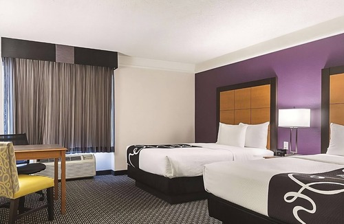 Guasti Hotel | Great Relaxing Overnight Stay! 4 Relaxing Units! Free Parking!