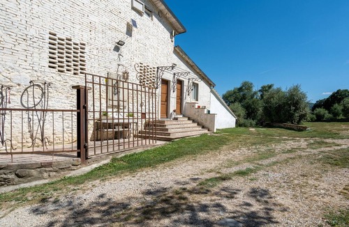 Bibbiena Apartment | Guelfa Room at La Campana d'Oro in the Heart of Casentino