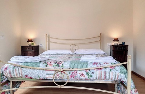 Nocera Umbra House | Guest House Nocera Umbra Matrimoniale by Ospitaci