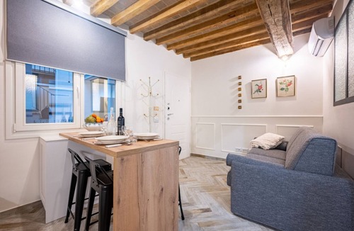 Oltretorrente Apartment | GuestHost - A refined and modern 55 sq m apartment, accommodating up to 4 people, located on the second floor of a 4-story building with an elevator.The property is located in Parma's Oltretorrente neighborhood, a quiet residential area with plenty of am