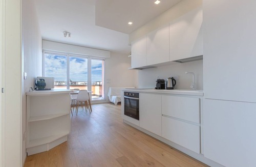 Savena Apartment | GuestHost - Bright and modern penthouse able of hosting up to 3 people, which boasts a large terrace with an unparalleled view of the Bolognese hills. The accommodation is located in a quiet residential area with low car traffic, near the Bellaria hospit