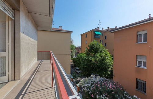 Fossolo Apartment | GuestHost - Bright apartment with balcony equipped with the main comforts to comfortably accommodate up to 3 people and very quiet thanks to the view on a silent internal street. The accommodation is located in the San Vitale district, a very green resid
