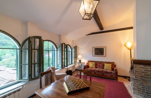 Castel Vittorio Apartment | GuestHost - Castelvittorio Medieval Getaway! Roomy Apt x6