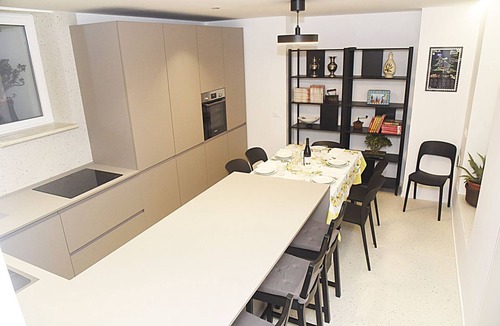 Gubbio Apartment | GuestHost - Central apartment that can accommodate up to 6 people, located in the east area (S. Martino-S. Lucia area) of Gubbio, in the hamlet of Perugia, a 300m walk from Teatro Romano and a 10 min walk from Piazza Grande and Palazzo dei Consoli.The fl