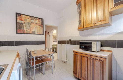 San Fruttuoso Apartment | GuestHost - Cozy 65 sqm apartment for 3 people, located on the raised first floor of a building without an elevator, featuring a charming terrace ideal for relaxing. The property is situated on Via delle Rovare, a quiet and strategic location close to th
