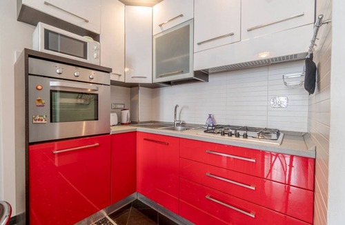 Castelletto Apartment | GuestHost - Cozy apartment equipped with every comfort to accommodate up to 4 people and located in the elegant residential district of Castelletto. We are in an area equipped with all essential services and well connected to the center thanks to public