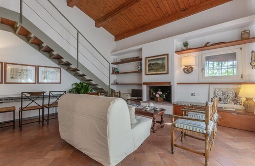 Pontelagoscuro Apartment | GuestHost - Francolino Duplex Charming La Farnia Villa