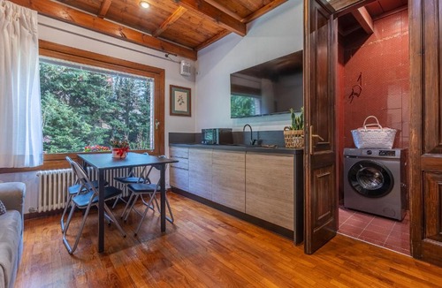 Ferrara Apartment | GuestHost - La Casa nel Pineto with Pool & Parking