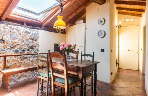 Borghetto di Vara Apartment | GuestHost - Nearby 5 Terre Lovely Mansarda