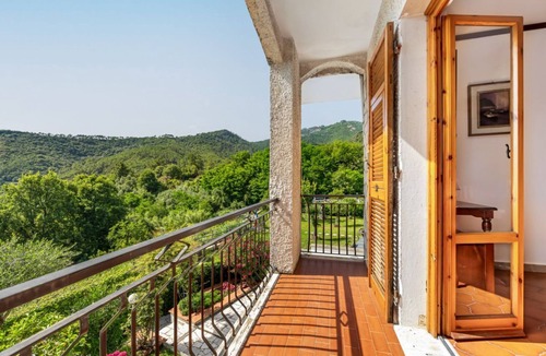 Piazza Apartment | GuestHost - Pretty independent villa on one floor of 126 sqm, ideal for 5 people, surrounded by greenery and with private garden.The accommodation is located in Piazza, just 5.5 km from Deiva Marina, a picturesque seaside village known for its beaches an