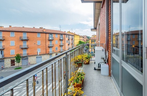 San Donato-San Vitale Apartment | GuestHost - Sant'Orsola Hospital Pizzardi White Apartment
