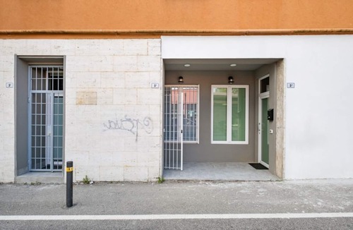 San Donato Apartment | GuestHost - The apartment is located on the ground floor of a building.It comfortably accommodates 3 people in 40 square meters of space, with a double bedroom and a french sofa bed in the living room.The apartment is located a few minutes on foot from F
