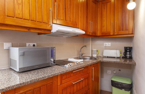 Abris Apartment | H - Amoreira Beach Studio in Montes de Praias Guesthouse in Aljezur