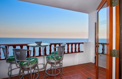 Avalon Condo | H249: Gorgeous Villa,NO STEPS,Panoramic Ocean Views,Private Balcony, 6-Seat Cart