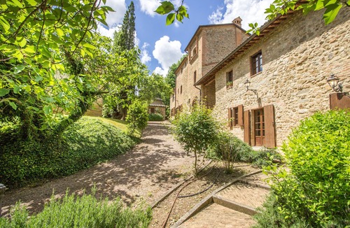 Umbertide House | HAMLET THE POET - TOWER HOUSE