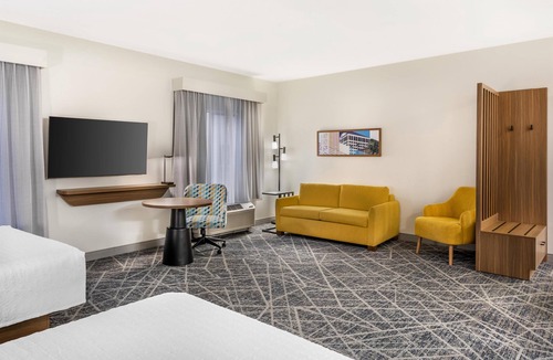 La Sierra Hotel | Hampton Inn & Suites Riverside/Corona East