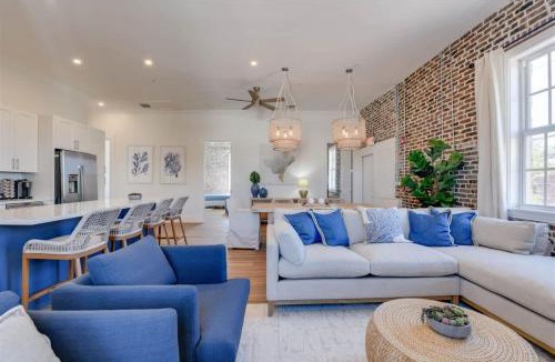 Historic Seaport House | Harbor House Penthouse- B