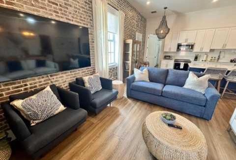 Historic Seaport House | Harbor House Penthouse- B