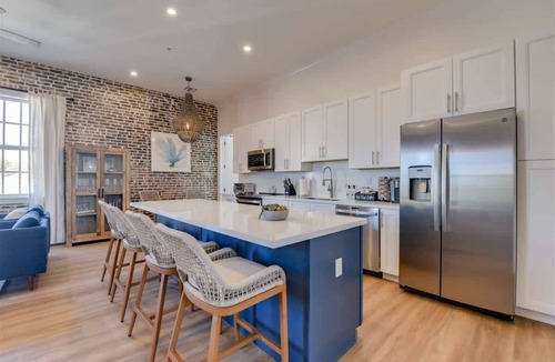Historic Seaport House | Harbor House Penthouse- B