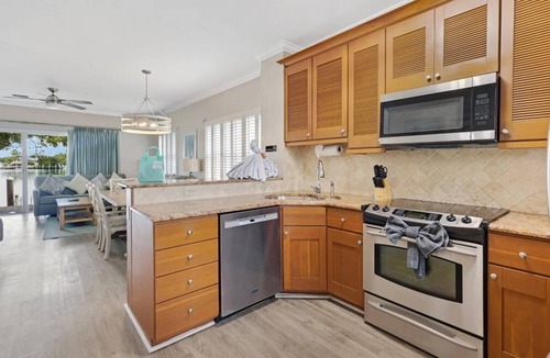 Marathon House | Harbor Village Home with Boat Dockage: Canalside 3BR/3BA Cottage 7079