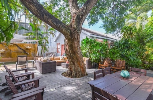Historic Seaport Villa | Harbor Walk Hideaways - The Pilar's Cottage | Downtown with Pool