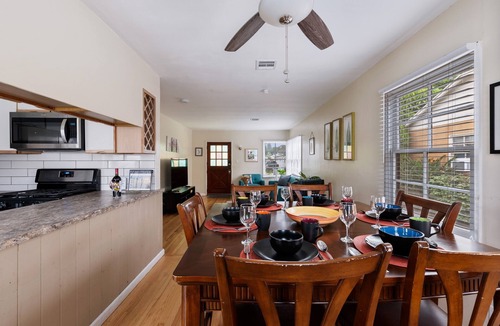 Harbor House | Heartwell Park Beauty, Long Beach retreat, 4 bd/2 b including additional suite