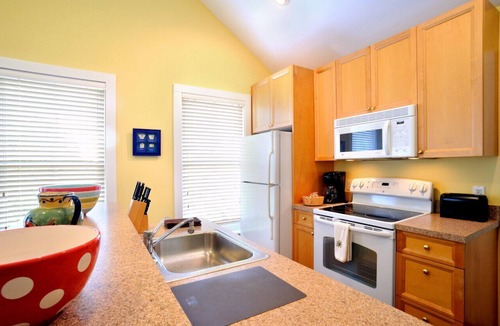 Bahama Village Apartment | Heavenly Hideout at Rainbows End Key West - Steps from Duval w Private Pool