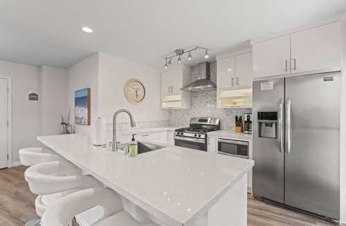 San Clemente Villa | Hideaway D- Walk to the beach, Downtown, AC!