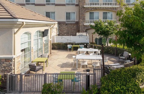 Rancho Cucamonga Hotel | Hilton Garden Inn Ontario Rancho Cucamonga