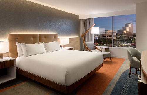 Fox Hills Hotel | Hilton Los Angeles Culver City