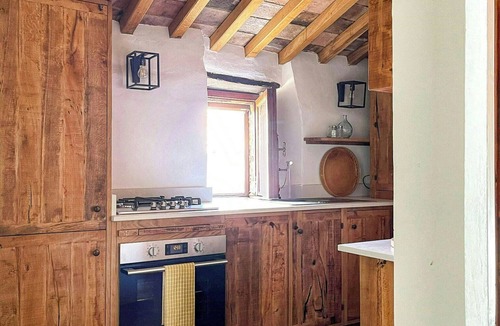 Monte Santa Maria Tiberina House | Historic farmhouse with pool in Umbria
