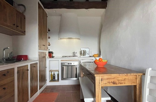 Monte Santa Maria Tiberina House | Historic farmhouse in the Umbrian hills