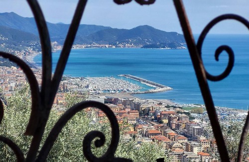 Chiavari Apartment | Historic Center, Elegant 'C123 Luxury' Apartment with Wi-Fi and Air Conditioning